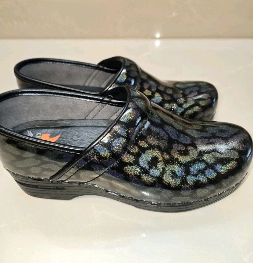 DANSKO XP EU 38 US 7.5 8 Gray Animal Print Patent Leather Clog